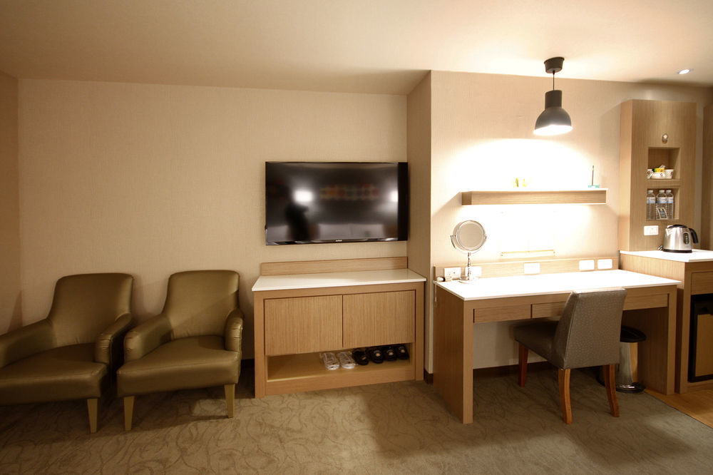 Kindness Hotel-Jue Ming Kaohsiung Esterno foto